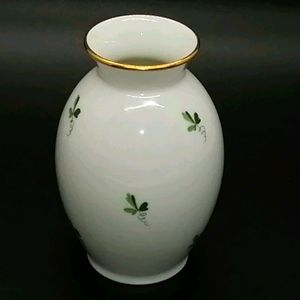 SOLD.           VTG. Augarten Wien Austria Bud Vase St. Patrick's